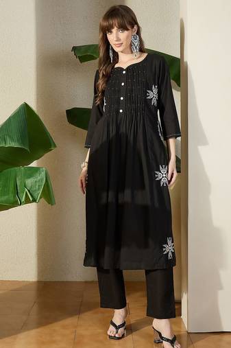 Women Embroidered Thread Work Cotton Kurta with Trousers