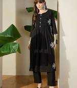 Women Embroidered Thread Work Cotton Kurta with Trousers