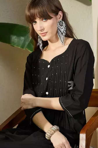 Women Embroidered Thread Work Cotton Kurta with Trousers