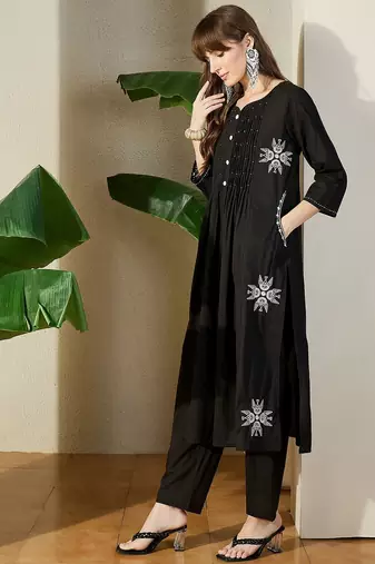 Women Embroidered Thread Work Cotton Kurta with Trousers