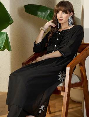 Women Embroidered Thread Work Cotton Kurta with Trousers 6