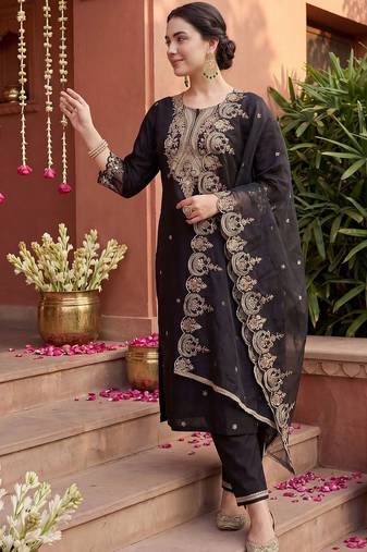 Women Ethnic Motifs Embroidered Thread Work Liva Kurta with Trousers & With Dupatta