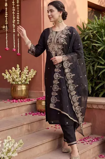 Women Ethnic Motifs Embroidered Thread Work Liva Kurta with Trousers & With Dupatta