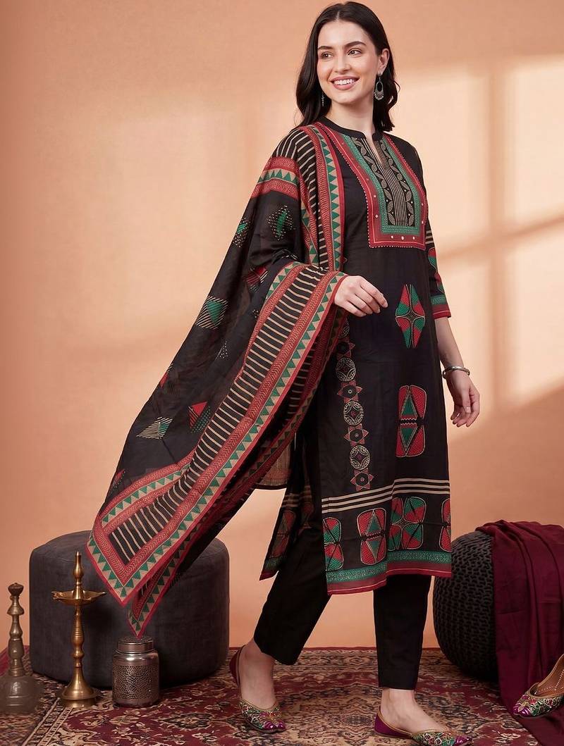 Women Ethnic Motifs Printed Cotton Kurta with Trousers & With Dupatta