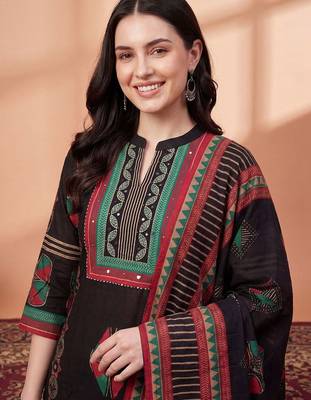 Women Ethnic Motifs Printed Cotton Kurta with Trousers & With Dupatta 2