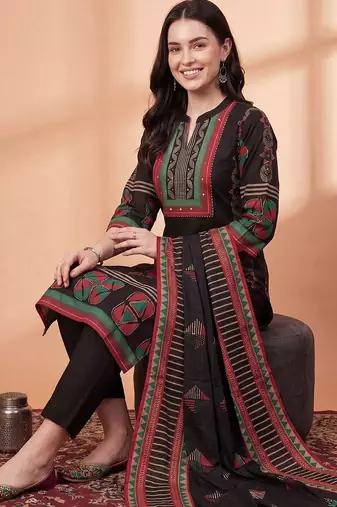 Women Ethnic Motifs Printed Cotton Kurta with Trousers & With Dupatta