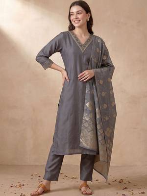 Women Ethnic Motifs Embroidered Kurta with Trousers & With Dupatta 1