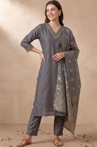 Women Ethnic Motifs Embroidered Kurta with Trousers & With Dupatta
