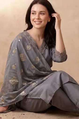 Women Ethnic Motifs Embroidered Kurta with Trousers & With Dupatta