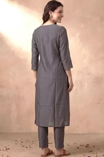 Women Ethnic Motifs Embroidered Kurta with Trousers & With Dupatta