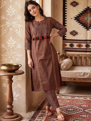 Women Ethnic Motifs Printed Cotton Kurta with Trousers 5