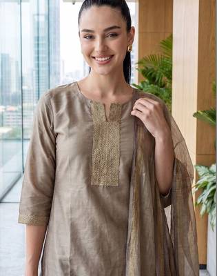 Women Thread Work Kurta with Trousers & With Dupatta 1