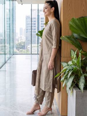 Women Thread Work Kurta with Trousers & With Dupatta 4