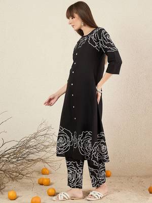 Women Floral Print Cotton Kurta Sets 3