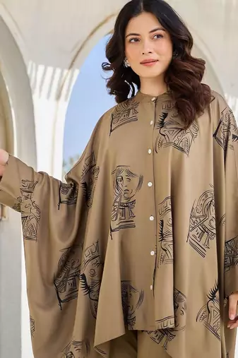 Women Printed Kurta with Trousers