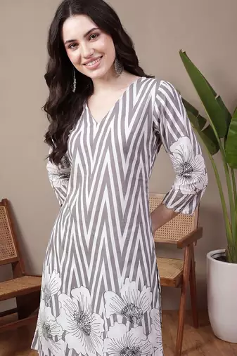 Women Floral Printed Cotton Kurta with Trousers