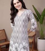 Women Floral Printed Cotton Kurta with Trousers