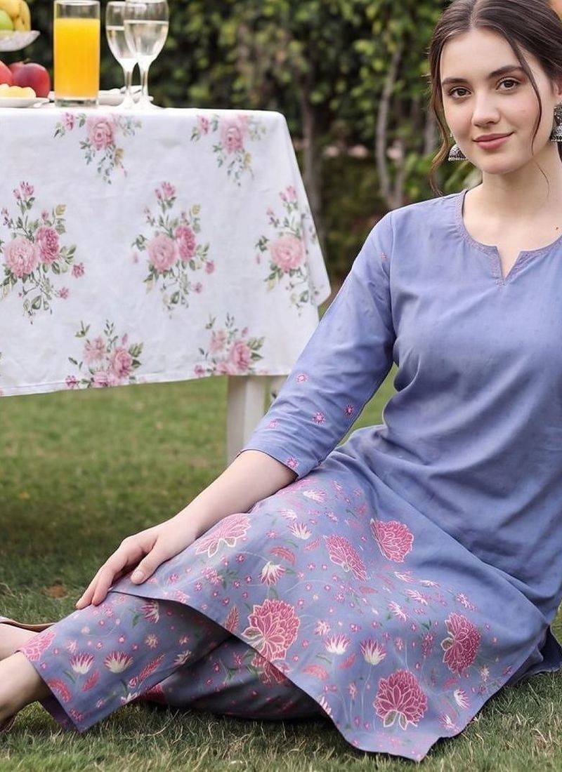 Women Floral Printed Cotton Kurta with Trousers