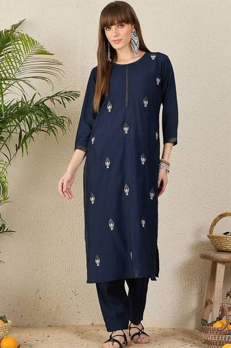 Ethnic Motifs Embroidered Straight Kurta With Trouser