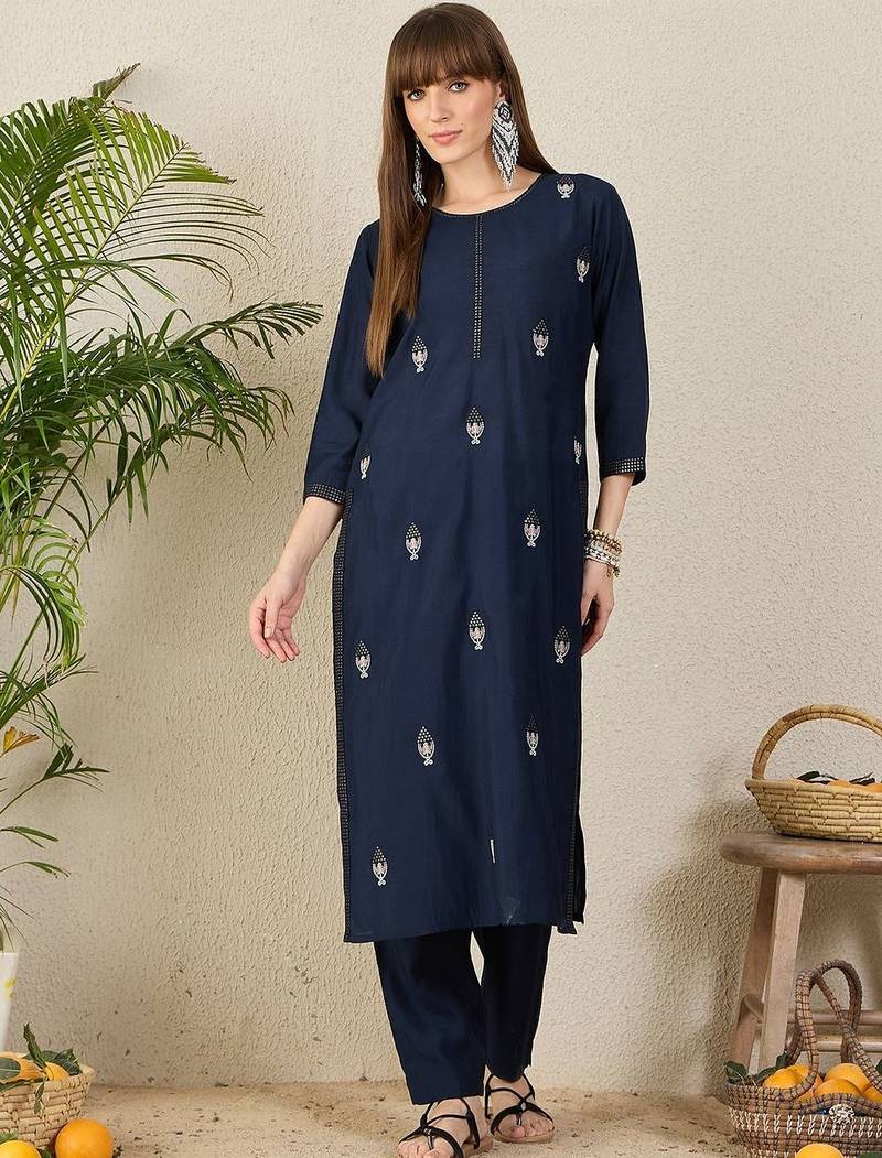 Ethnic Motifs Embroidered Straight Kurta With Trouser
