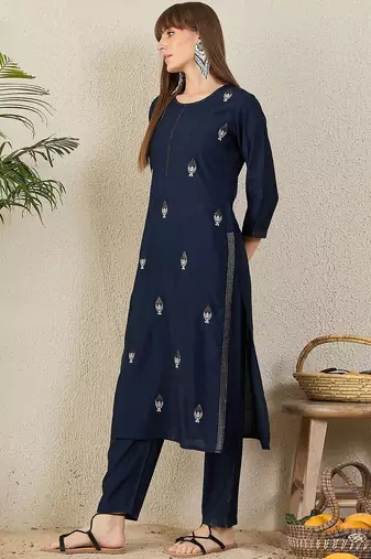 Ethnic Motifs Embroidered Straight Kurta With Trouser