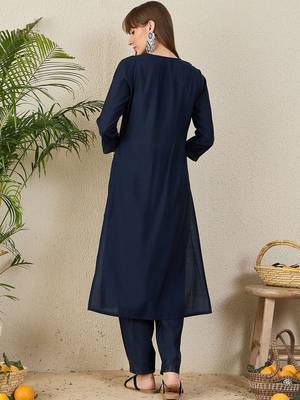 Ethnic Motifs Embroidered Straight Kurta With Trouser 4
