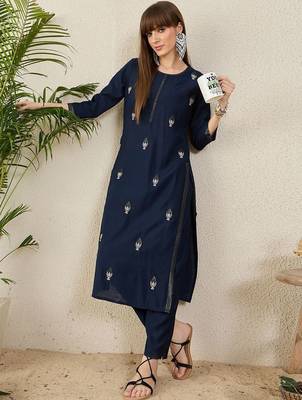 Ethnic Motifs Embroidered Straight Kurta With Trouser 5