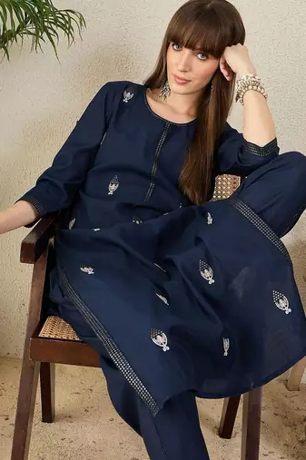 Ethnic Motifs Embroidered Straight Kurta With Trouser