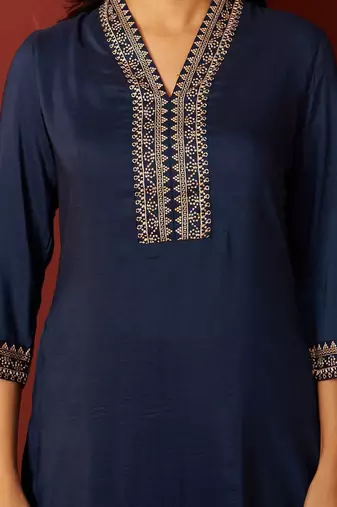 Women Floral Embroidered Kurta with Trousers & Dupatta