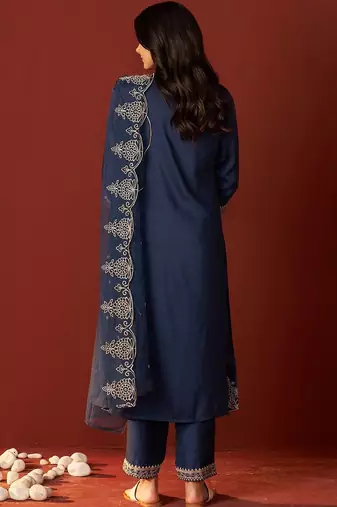 Women Floral Embroidered Kurta with Trousers & Dupatta