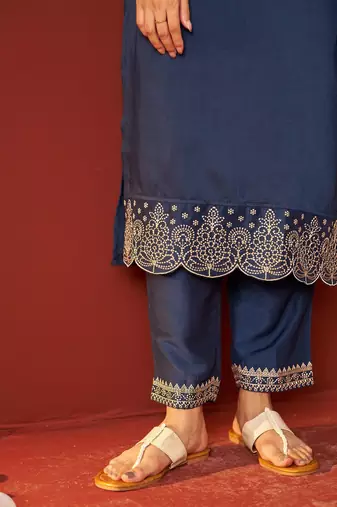 Women Floral Embroidered Kurta with Trousers & Dupatta