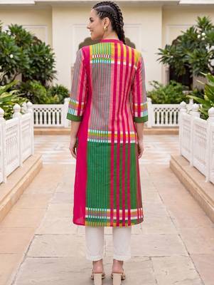 Women Striped Cotton Kurta with Trousers 4