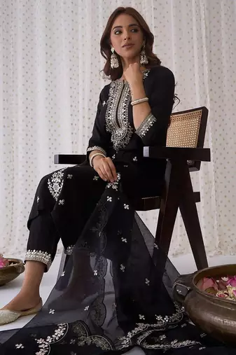 Women Ethnic Motifs Embroidered Kurta with Trousers & With Dupatta