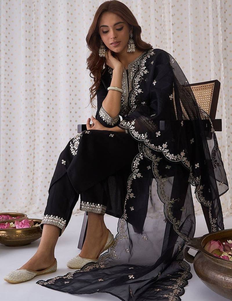 Women Ethnic Motifs Embroidered Kurta with Trousers & With Dupatta