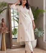 Women Ethnic Motifs Embroidered Thread Work Cotton Kurta With Palazzos