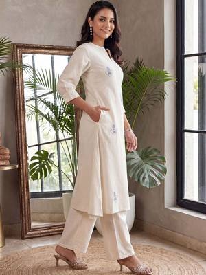 Women Ethnic Motifs Embroidered Thread Work Cotton Kurta With Palazzos 3