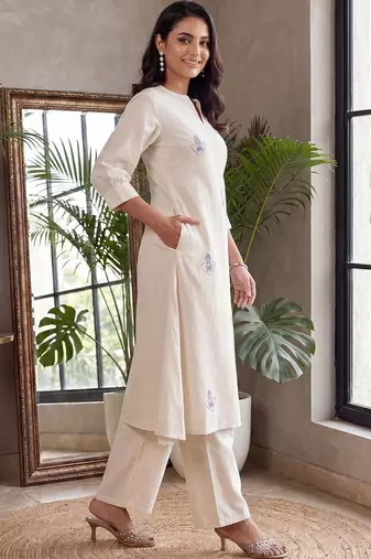 Women Ethnic Motifs Embroidered Thread Work Cotton Kurta With Palazzos