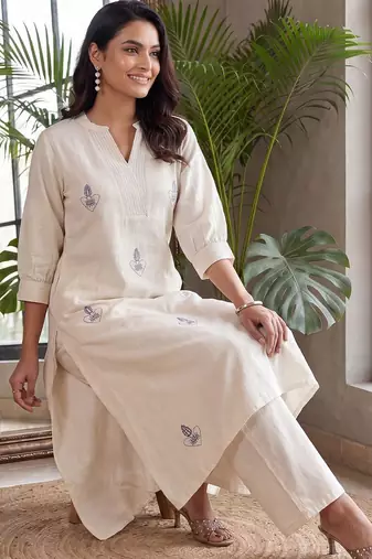 Women Ethnic Motifs Embroidered Thread Work Cotton Kurta With Palazzos