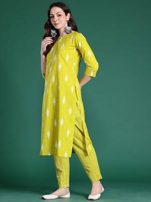 Geometric Printed Sequinned Cotton Kurta with Trousers & Dupatta 5