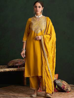 Ethnic Motifs Embroidered Kurta With Trousers & Dupatta 1