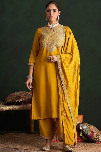 Ethnic Motifs Embroidered Kurta With Trousers & Dupatta