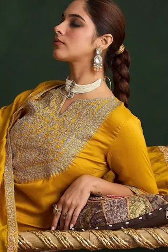 Ethnic Motifs Embroidered Kurta With Trousers & Dupatta