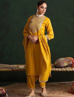 Ethnic Motifs Embroidered Kurta With Trousers & Dupatta 5