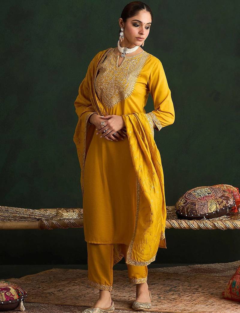 Ethnic Motifs Embroidered Kurta With Trousers & Dupatta