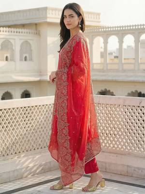 Women Embroidered Thread Work Kurta with Trousers & With Dupatta 4