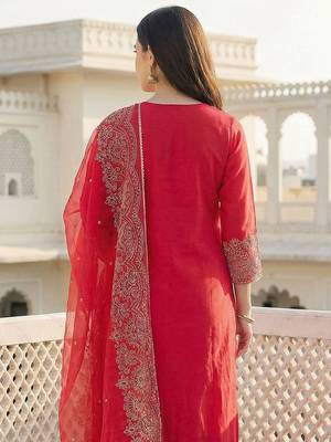 Women Embroidered Thread Work Kurta with Trousers & With Dupatta 6