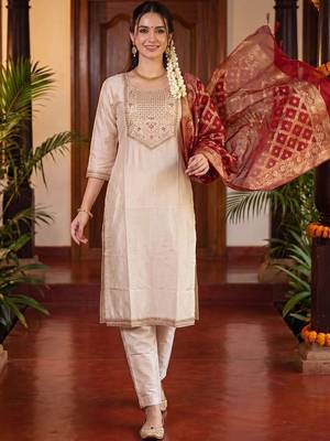 Women Ethnic Motifs Embroidered Thread Work Kurta with Trousers & With Dupatta 1
