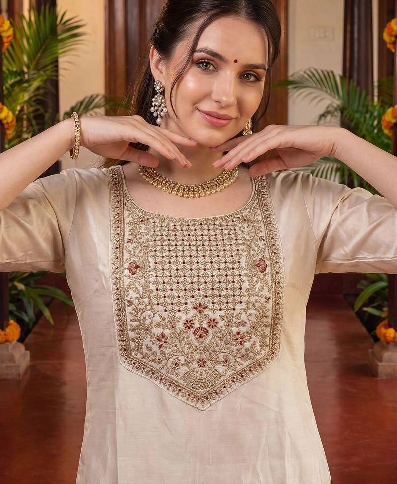 Women Ethnic Motifs Embroidered Thread Work Kurta with Trousers & With Dupatta