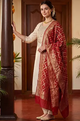 Women Ethnic Motifs Embroidered Thread Work Kurta with Trousers & With Dupatta
