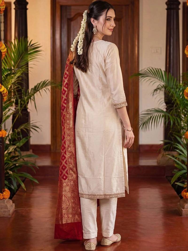 Women Ethnic Motifs Embroidered Thread Work Kurta with Trousers & With Dupatta